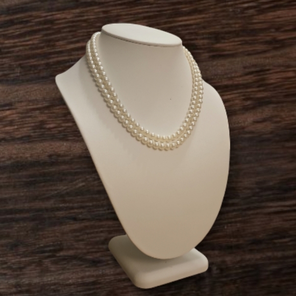 Beautiful 6-6.5 mm white Genuine Freshwater Pearl double row Necklace. - Picture 2 of 6